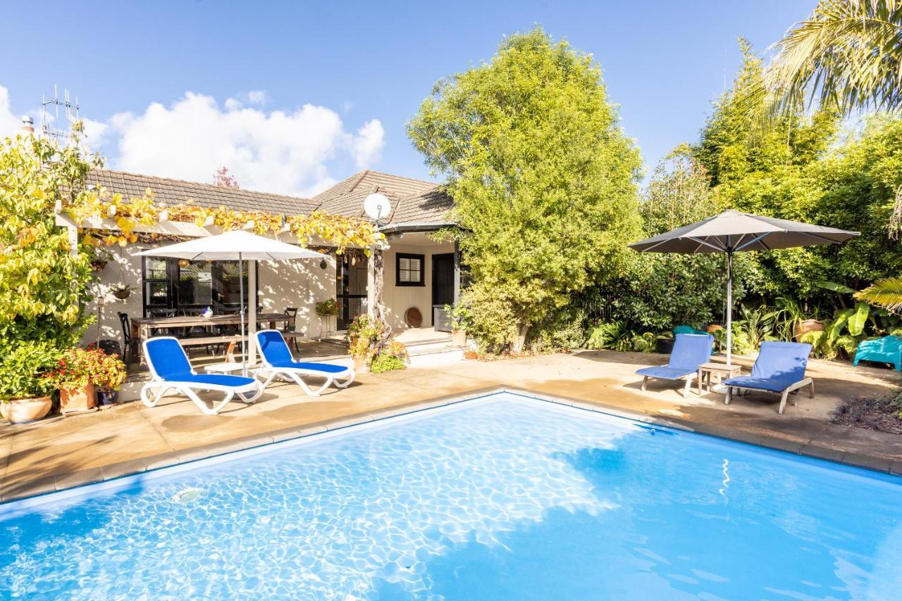 The Village Apartment, Just Steps To The Village Shops, Bars And Restaurants Havelock North Exterior photo